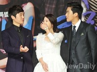 [포토]세 번 결혼하는 여자, 두 남자 사이에 빵 터진 홍일점 이지아