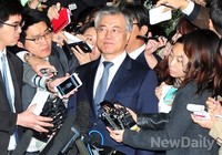 [포토]검찰 앞에서 소감 밝히는 문재인 의원