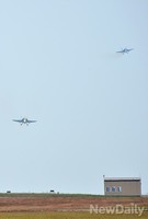 [포토]착륙시도하는 미전투기 F-18