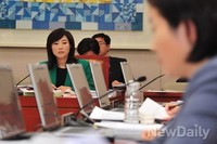 [포토]국회 여성가족위 참석한 조윤선 여성가족부 장관