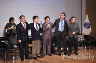 [포토]자유통일 토크 콘서트, 모 단체와는 다르게 식전 애국가는 꼭 제창