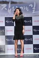 [포토]집으로 가는 길 전도연, 블랙 앤 화이트 그리고 핑크로 포인트