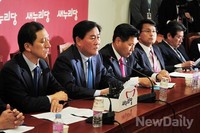 [포토]발언하는 '최경환' 원내대표