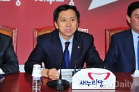 [포토]발언하는 김기현 새누리당 정책위의장