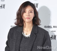 [포토]이자벨마랑 차예련, 베이직한 패션에도 기죽지 않는 청순 외모