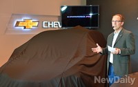 [포토]쉐보레 터보엔진 신모델 설명하는 한국GM '마크 코모' 부사장