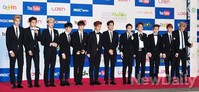 [포토]멜론뮤직어워드, 모여라 엑소 열두명이 와글와글