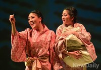 [포토]위안부 문제 다룬 연극 '봉선화', 세종문화회관에서 개막