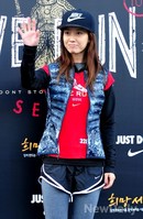 [포토]2013 We Run Seoul 참석한 송지효 시크한 손인사