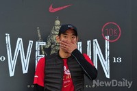 [포토]김진표, 러닝 대회 앞두고 부끄러운 표정