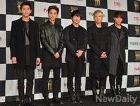 [포토]청담동111, 블랙으로 멋을 낸 FT아일랜드