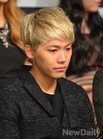 [포토]청담동111, 생각에 잠긴 '이홍기'이사(?)