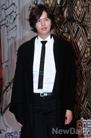 [포토]예쁜남자, 시크한 올블랙 두른 이장우