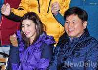 [포토]네팔희망학교발대식, 웃고있는 김규리와 최재호 무학 회장