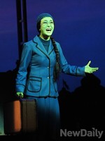 [포토]위키드, 새 꿈을 노래하는 초록피부의 마녀