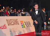 [포토]청룡영화상, 이준 레드카펫 위 당당한 미소