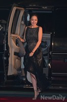 [포토]청룡영화상, 매번 돋보이는 엄지원의 드레스 이번엔 차분한 블랙