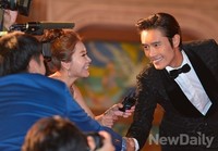 [포토]청룡영화상, 이병헌의 쿨한 악수