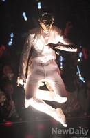 [포토]제국의아이들 박형식, 마법의 공중부양