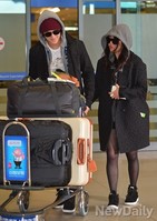 [포토]유럽여행 마치고 동반 귀국한 '문근영-김범'