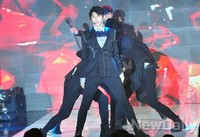 [포토]에이즈 예방 콘서트 빅스, 센터에서 카리스마 내뿜는 레오