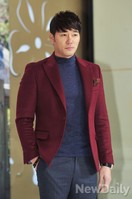 [포토]잘 키운 딸 하나, 우수에 젖은 눈빛의 가을남자 이태곤