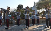 [포토]故채명신 장군 안장식에 울려 퍼지는 조총