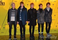 [포토]패션쇼 참석한 소년공화국, 아직 포토월은 어색해