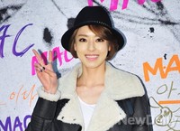 [포토]맥 스토어 오픈, 이다희의 귀여운 브이