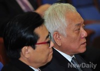 [포토]의원총회 참석한 '전병헌-김한길' 의원