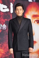 [포토]따뜻한 말 한마디, 지진희의 부드러운 카리스마