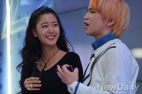 [포토]인터뷰하는 클라라, 밝은 미소의 표정이 사랑스러워