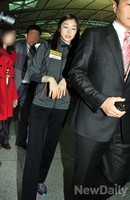 [포토]김연아, 크로아티아로 향하는 가벼운 발걸음