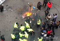 [포토]민주당 문재인 의원 화형식 거행하는 어버이연합