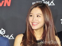 [포토]더지니어스 레인보우 재경, 이래보여도 전교 회장 출신!