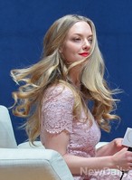 [포토]아만다 사이프리드, 찰랑거리는 머릿결