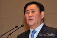 [포토]모두발언 하는 새누리당 최경환 원내대표