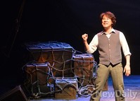 [포토]노베첸토에서 열연펼치는 배우 이건영