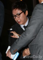 [포토]도박혐의 탁재훈, 굳은표정