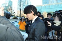 [포토]도박혐의 토니안 입술 꾹 깨물고 초조한 모습