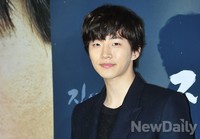 [포토]2pm 준호, 집으로 가는 길 VIP시사회 왔어요~