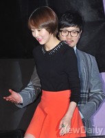 [포토]용의자, 박희순 에스코트 받으며 입장하는 유다인