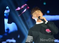 [포토]컴패션밴드, 열창하는 김범수