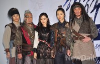 [포토]해적, 자이언트 설리 단체사진에서도 큰키 돋보여