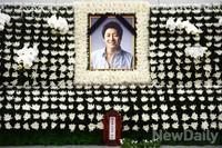 [포토]故 김지훈, '환하게 웃는 영정만...'