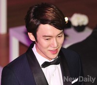 [포토]에이어워즈, 상 받으러 온 유연석 빛나는 자태