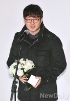 [포토]에이어워즈, 수상소감 말하는 박훈정 감독