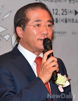 [포토]한국만화원화전 개막식에 참석한 홍상표 원장