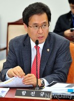 [포토]국정원 개혁특위에서 발언하는 함진규 의원