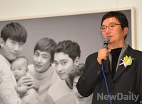 [포토]미혼모와 입양아를 위한 11번째 사진전 개최하는 조세현